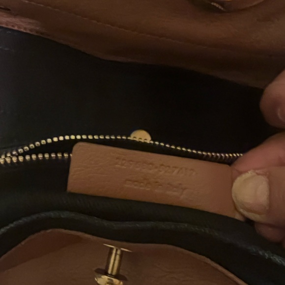 YSL barely used and in great condition - Picture 4 of 6